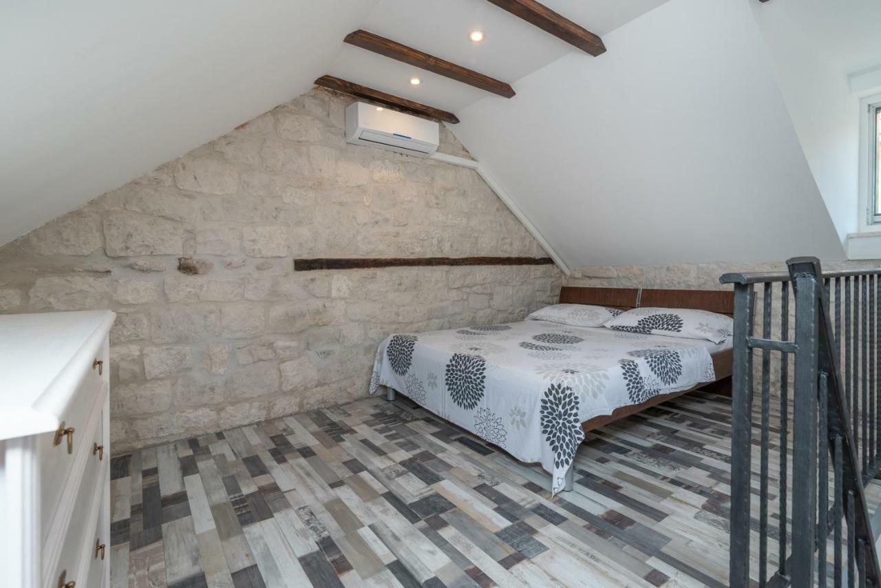 טרוגיר Apartman Skuribanda מראה חיצוני תמונה